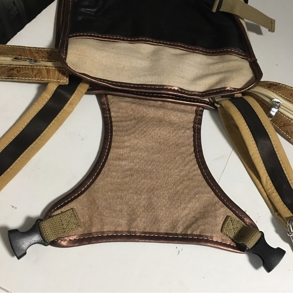 CB Messenger Bag 2 tone QUALITY LIKE NEW embossed black tan canvas - Picture 3 of 13